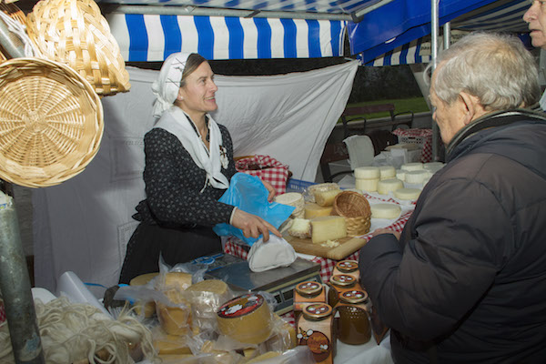 El Azoka de Navidad es uno de los mejores mercados navideños de San Sebastián