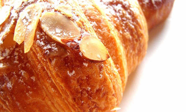 Stohrer tiene algunos de los mejores croissants de París. ¡Nos encantan especialmente las delicias con sabor a almendras!
