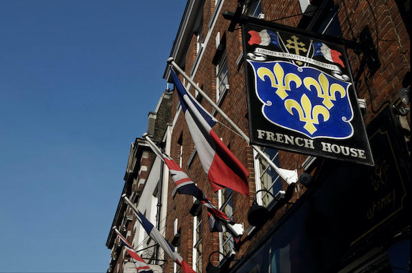 Pub francés de la casa en Soho, Londres