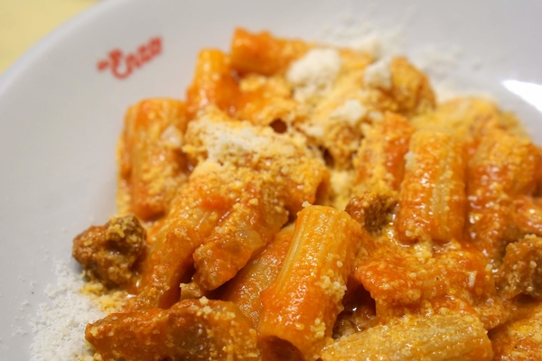 Amatriciana Da Enzo hace una de nuestras trattorias favoritas en Roma.