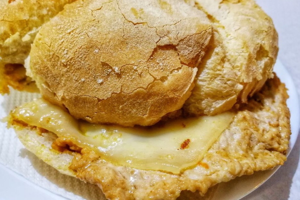 ¡Nos encantan los sándwiches de Bifana y Companhia!