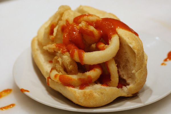 ¡Casa Rúa tiene uno de los mejores bocadillos de calamares de Madrid!