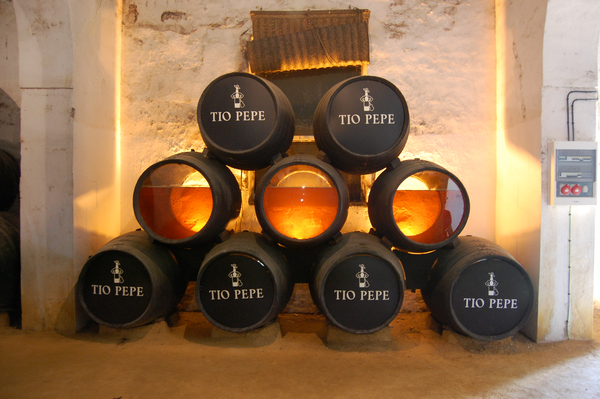 Jerez crianza en barrica en las bodegas González Byass de Jerez.
