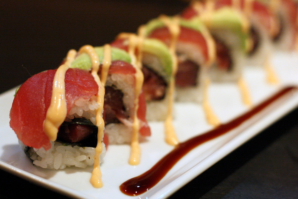 Si quieres probar algunos restaurantes de sushi en Barcelona, ​​¡no puedes perderte este delicioso rollo de atún picante en Wasabi!