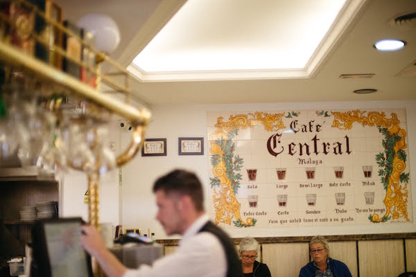 Café Central es uno de los mejores restaurantes sin gluten de Málaga para desayunar.