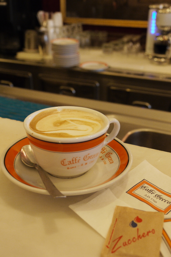 Antigo Caffe Greco dio forma a la cultura del café de Roma en el siglo XVIII, y todavía se mantiene fuerte en la actualidad.