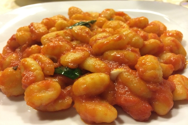 La comida de temporada en Roma incluso se reduce al día de la semana. ¡El jueves es el día de los ñoquis!