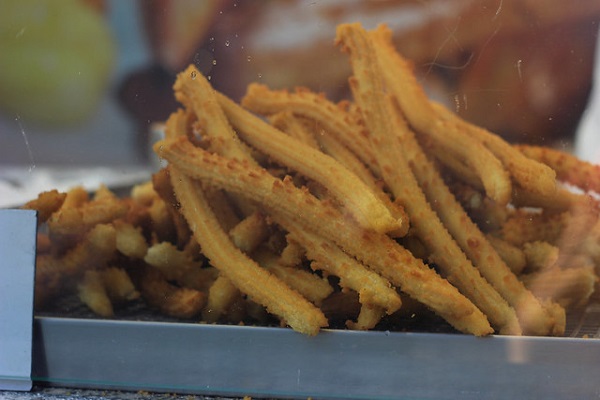 Los churritos son una versión más pequeña de los churros que se sirven en muchos puestos de churros de Lisboa.