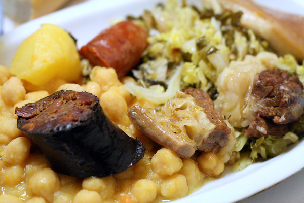 Cocido madrileño (Guiso típico madrileño)