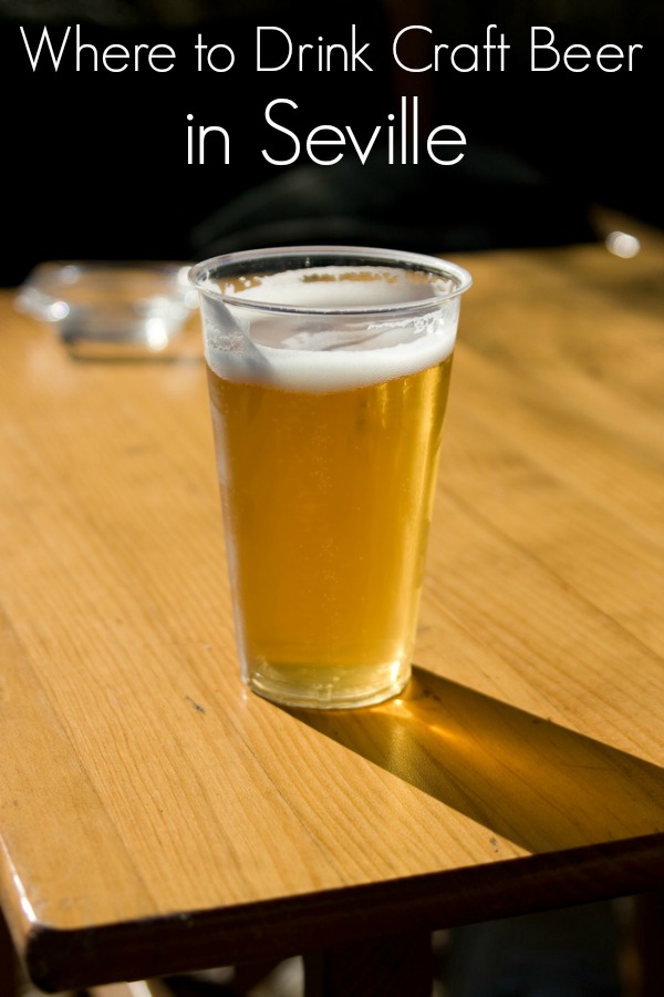 Si te estás preguntando dónde beber cerveza artesana en Sevilla, ¡no te lo preguntes más! ¡Aquí tienes una práctica guía de Devour Sevilla para que empieces!