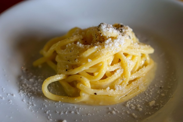 Pasta cacio y pepe