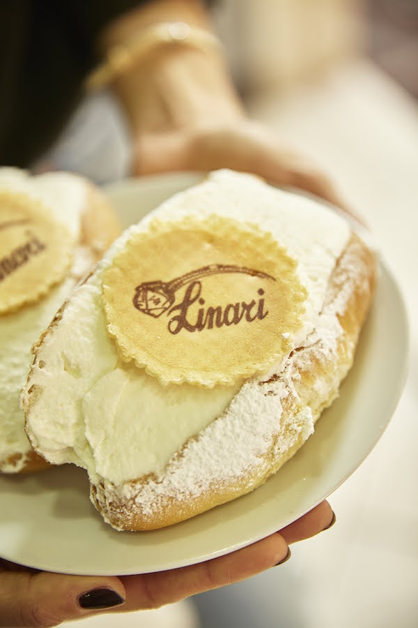Pasteles maritozzi en Roma