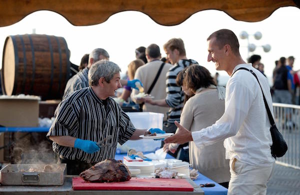 Sé parte de algo especial en Olatu Talka, uno de los mejores festivales de San Sebastián. 