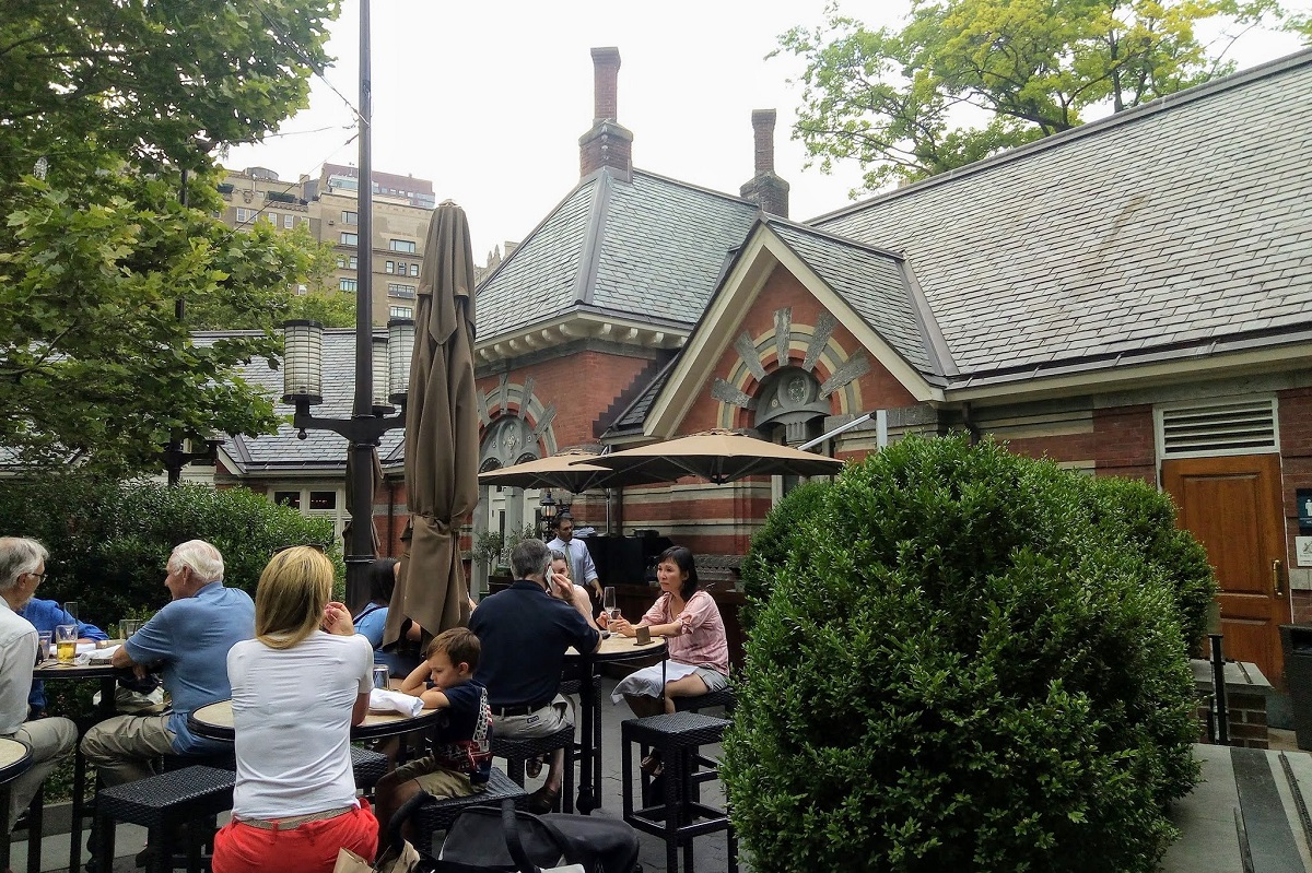 Tavern on the Green en Nueva York tiene un hermoso e icónico espacio al aire libre