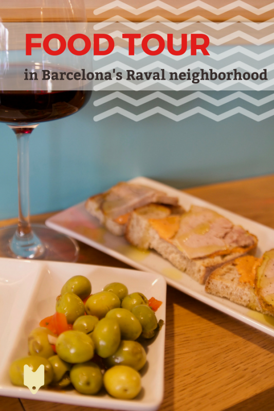 ¡Embárcate en un increíble tour gastronómico autoguiado en El Raval! Aquí te mostramos dónde parar en el barrio más de moda de Barcelona y qué comer en el camino.