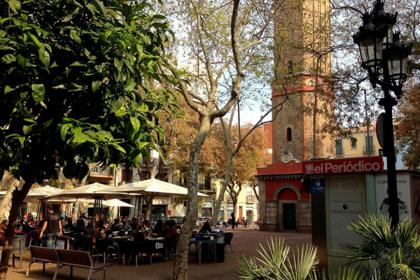 Nos encantan las plazas bonitas, sobre todo si buscas cosas que hacer en Gracia.