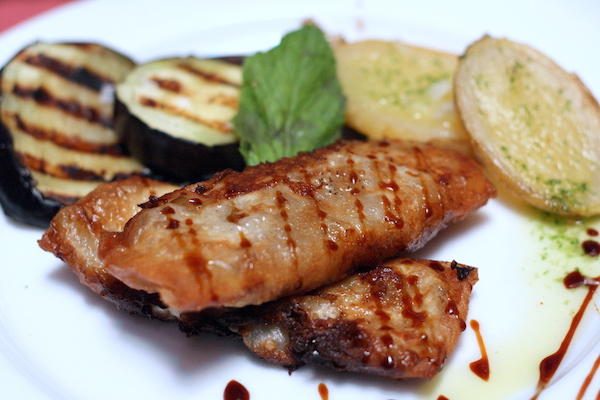 La Quinta Brasería es uno de nuestros restaurantes románticos favoritos en Sevilla. ¡Tienen algunas de las mejores carnes a la parrilla de la ciudad!