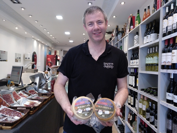 Cuando se trata de queso Idiazabal, la marca Mausitxa es lo mejor de lo mejor. Encuéntralo en San Sebastián en Ibéricos Deluxe.