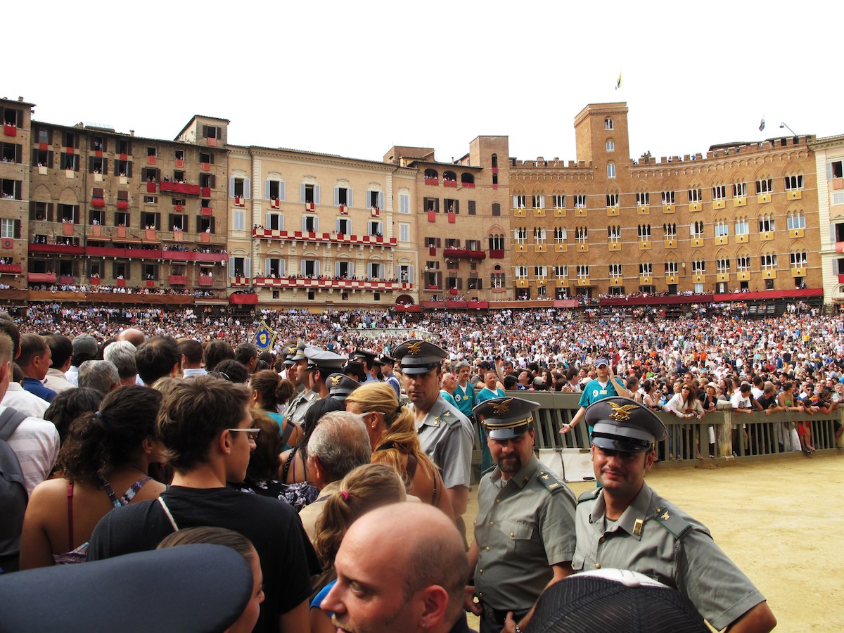 Multitudes en il palio