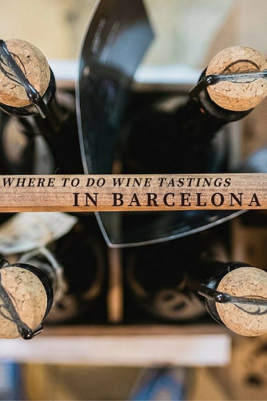 Nos encantan nuestros vinos españoles y, por supuesto, la cata de vinos es mejor que en Barcelona. La capital catalana está repleta de bodegas increíbles, salas de degustación íntimas y eventos al aire libre. Te mostramos los mejores lugares para ir de cata de vinos en Barcelona.