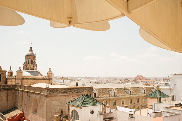 Uno de nuestros lugares favoritos de Instagram en Sevilla es la parte superior del monumento a Setas, Metropol Parasol.