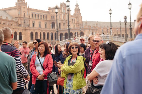 Turistas en Plaza de España Sevilla