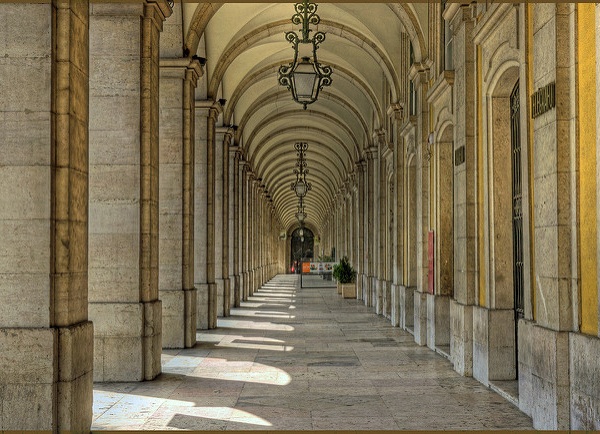 La Praça do Comércio es una base ideal para explorar Lisboa en 24 horas.