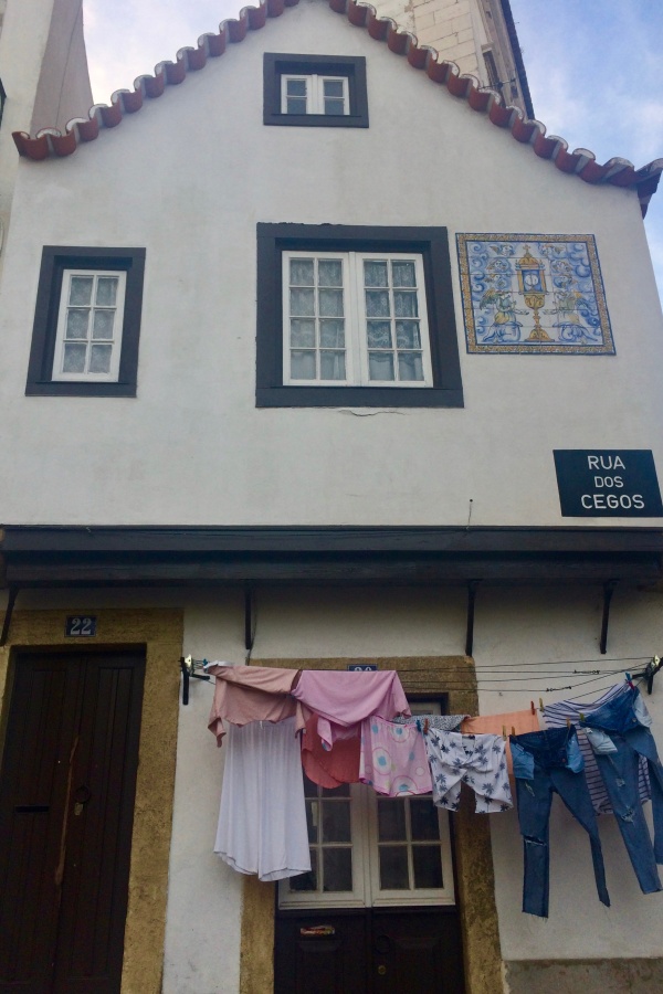 Una de las joyas ocultas de Lisboa fuera de los caminos trillados es esta casa en el barrio de Alfama.