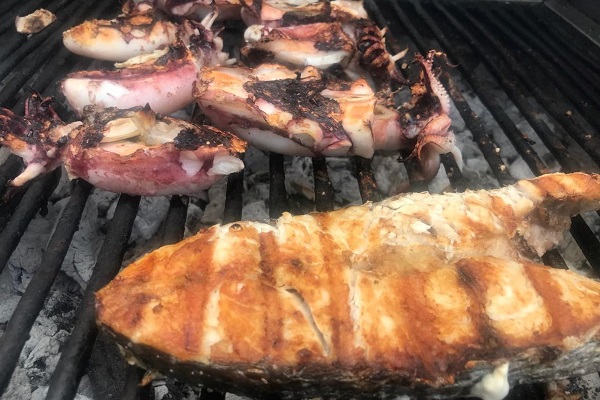 Último Porto es uno de los restaurantes de Lisboa donde los lugareños comen pescado a la parrilla.