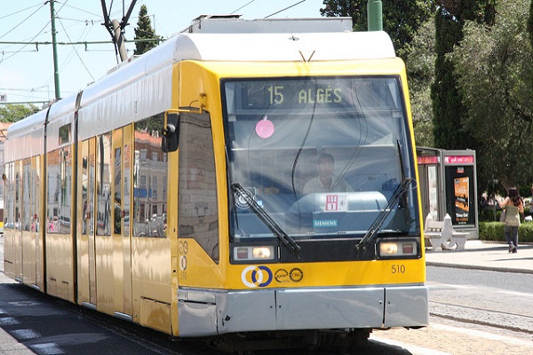 El tranvía 15 es uno de los tranvías más antiguos de Lisboa. Te lleva desde Cais do Sodré hasta Algés.