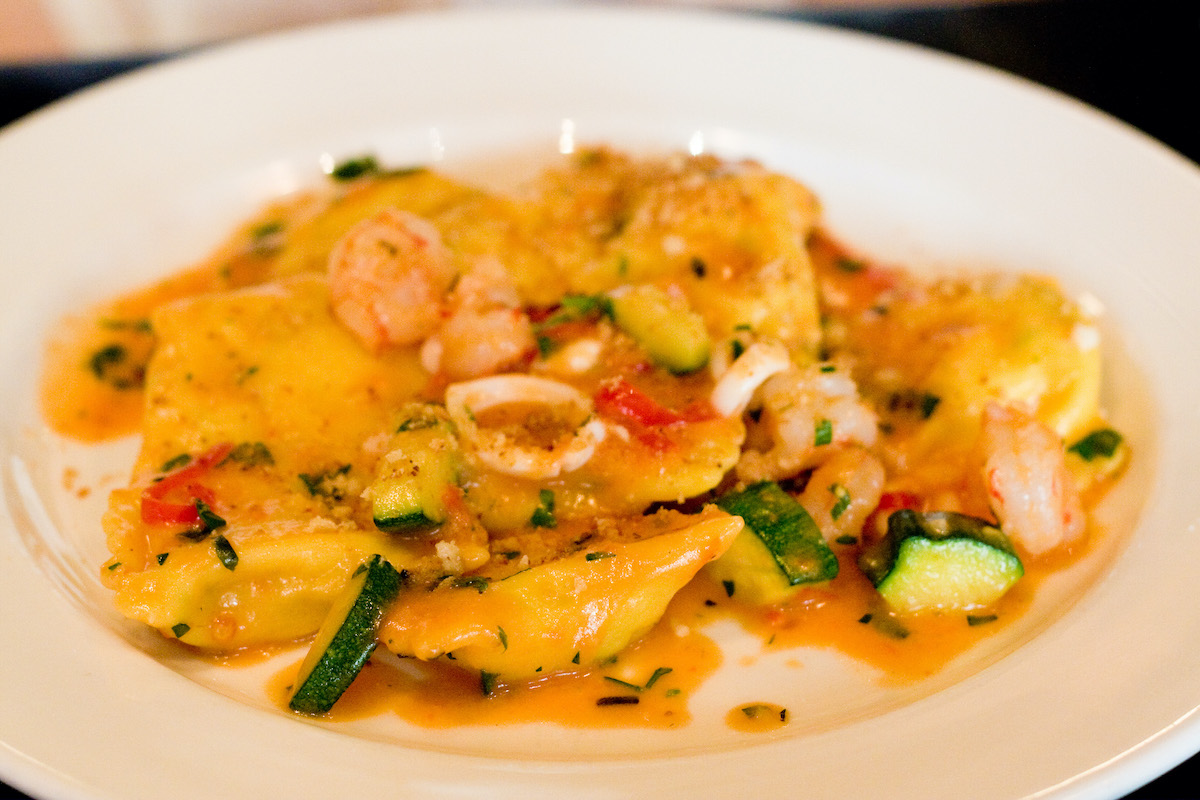 Raviolis de gambas con calabacín