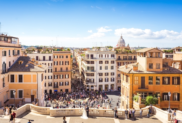 Esta encantadora carta de amor a Roma, escrita por un lugareño, hará que quieras reservar un viaje a la Ciudad Eterna lo antes posible.