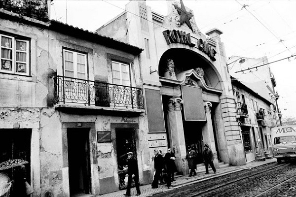El barrio de Graça está lleno de joyas escondidas como el Royal Cine, un antiguo cine que ahora es un supermercado Pingo Doce.