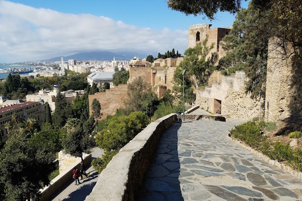 La Alcazaba encabeza nuestra lista de qué ver en Málaga por una buena razón.