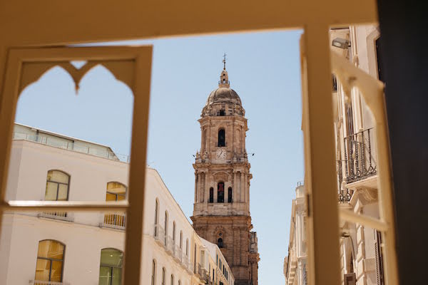 La singular catedral es una visita obligada durante tus 24 horas en Málaga.