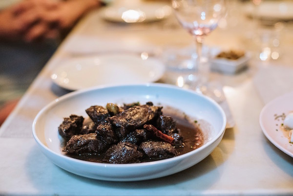 Esta tierna carrillada es solo un ejemplo del plato que podría venir como segundo plato a muchos menús del día en San Sebastián.