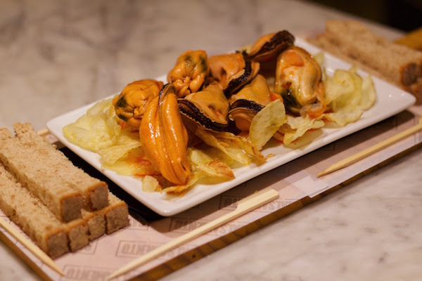 ¡Disfruta del increíble marisco en Terra Mia, una de las mejores opciones para cenar cerca del Park Güell!