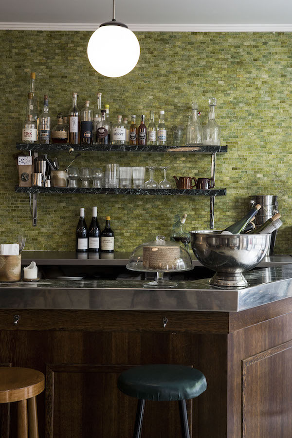 Le Saint Sébastian, uno de nuestros bares de vinos naturales favoritos en París.