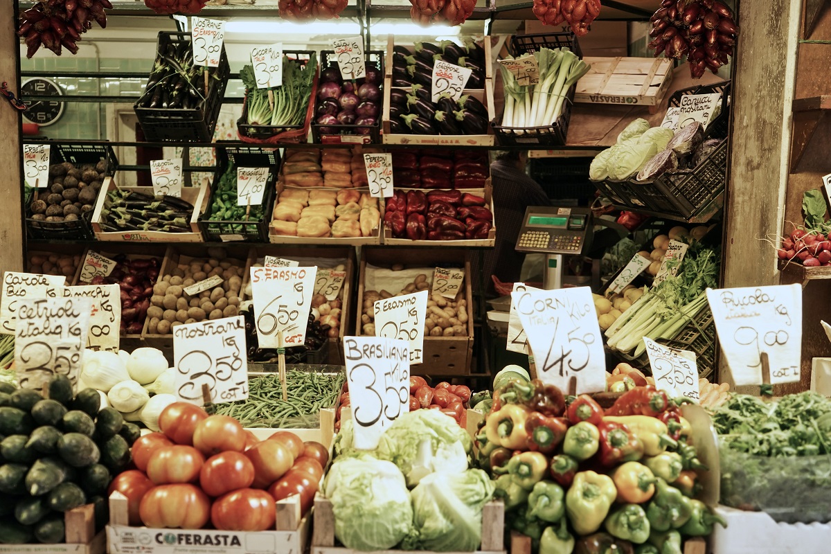 El mercado de San Leonardo es el lugar perfecto para encontrar suministros para un picnic o una cena. 