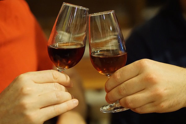 El oloroso es uno de los vinos más oscuros del espectro de los vinos de Jerez de Sevilla.