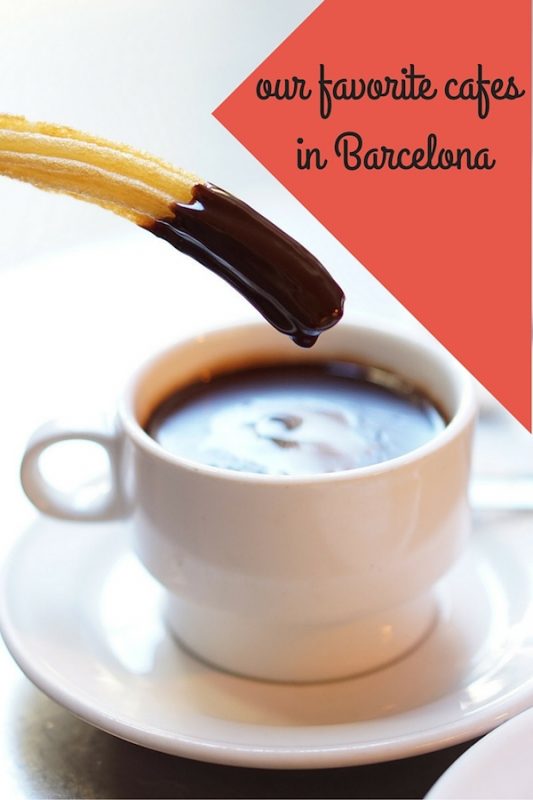 Disfruta de nuestra gran lista de cafés acogedores y cálidos en Barcelona. ¡Toma un libro y una deliciosa taza de café y estarás listo para la velada perfecta!