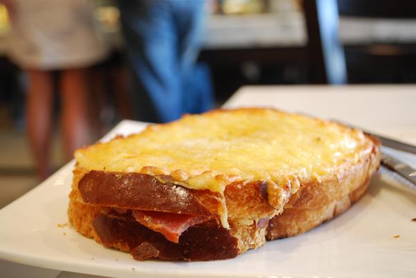 Croque Monsieur emparedado