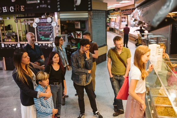 Uno de los consejos del mercado en París que sin duda te será útil: ¡pregunta al vendedor si tienes dudas sobre algo!
