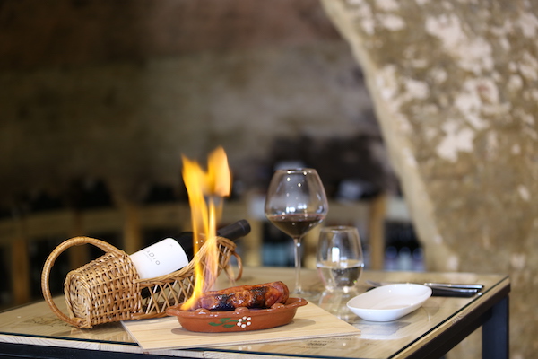 Degustación de oporto con chouriço assado