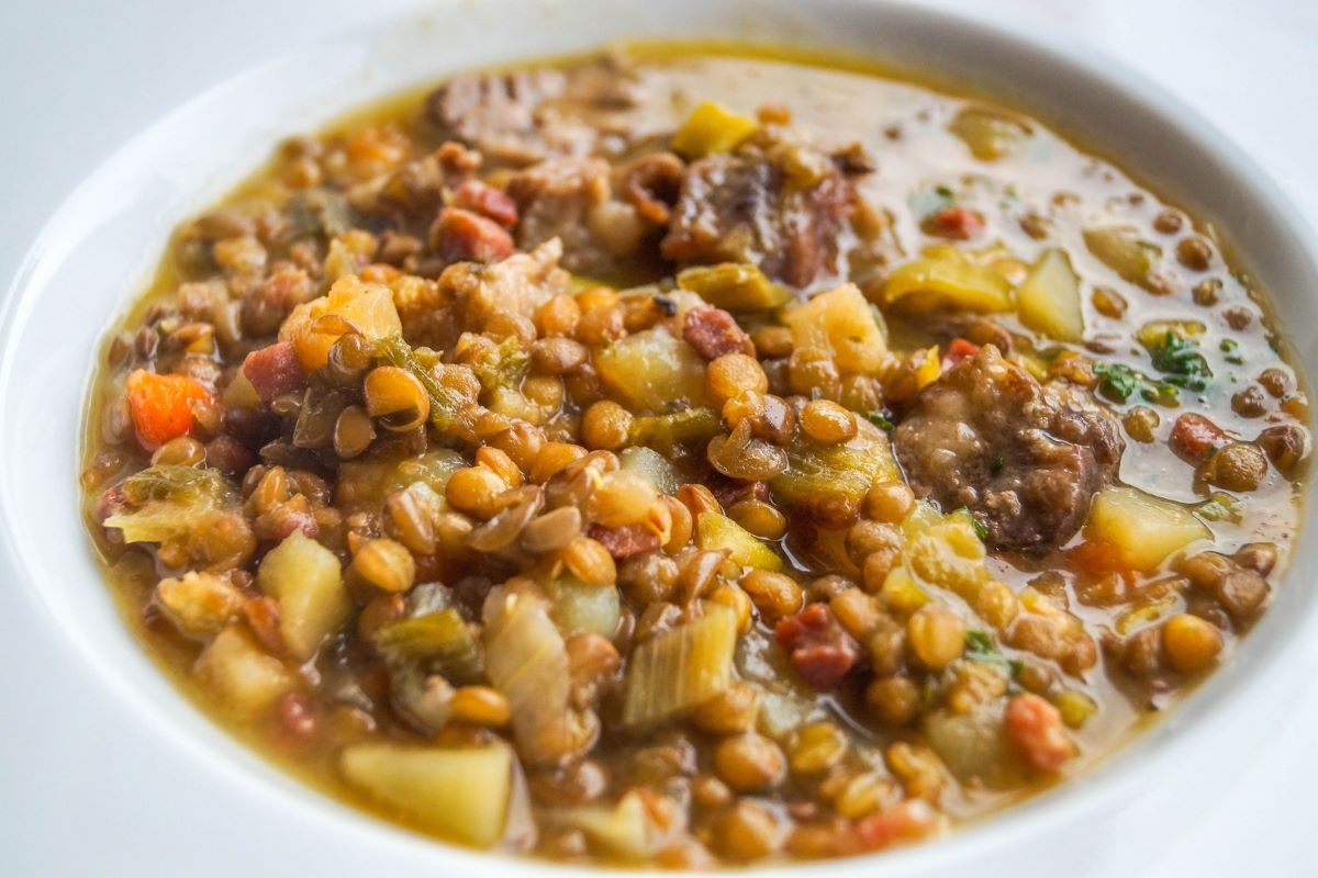 sopa de verduras y lentejas