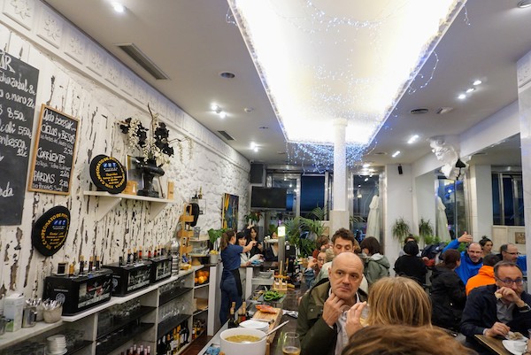 Txikiteo es un recorrido de tapas al estilo vasco.