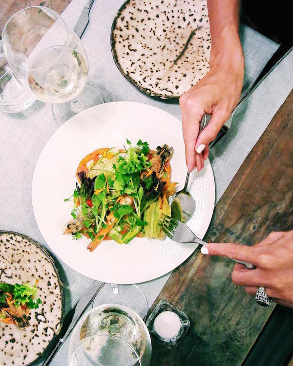 Nos encanta la versión fresca de la comida catalana en Sergi de Meià. ¡También es uno de los restaurantes favoritos para grupos en Barcelona!