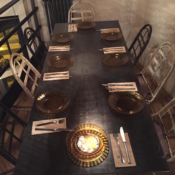 ¡El restaurante hermano de SEIS, Antojo, es otro de nuestros restaurantes favoritos para grupos en Sevilla!