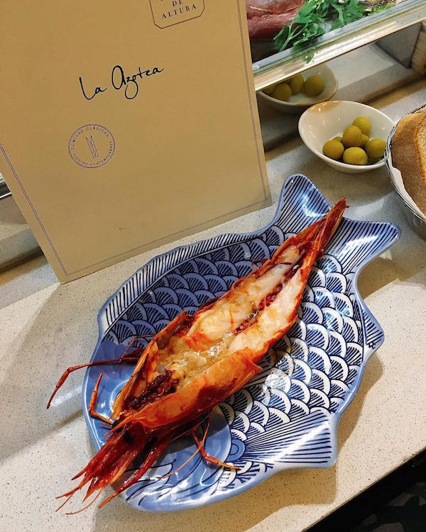 El hogar de algunos de los mariscos más exquisitos de la ciudad, ¡La Azotea es también uno de los restaurantes favoritos para grupos en Sevilla!