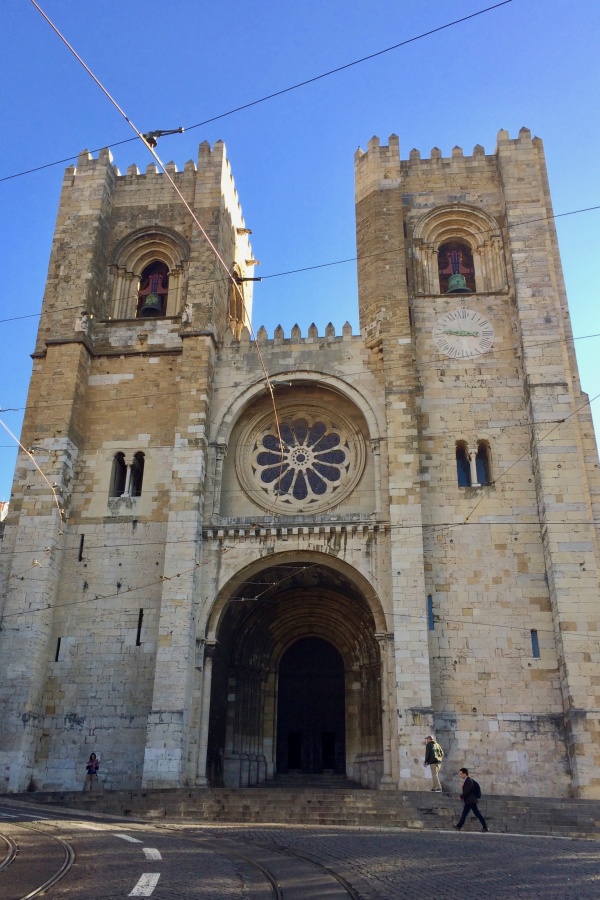 antigua catedral medieval Lisboa en Alfama